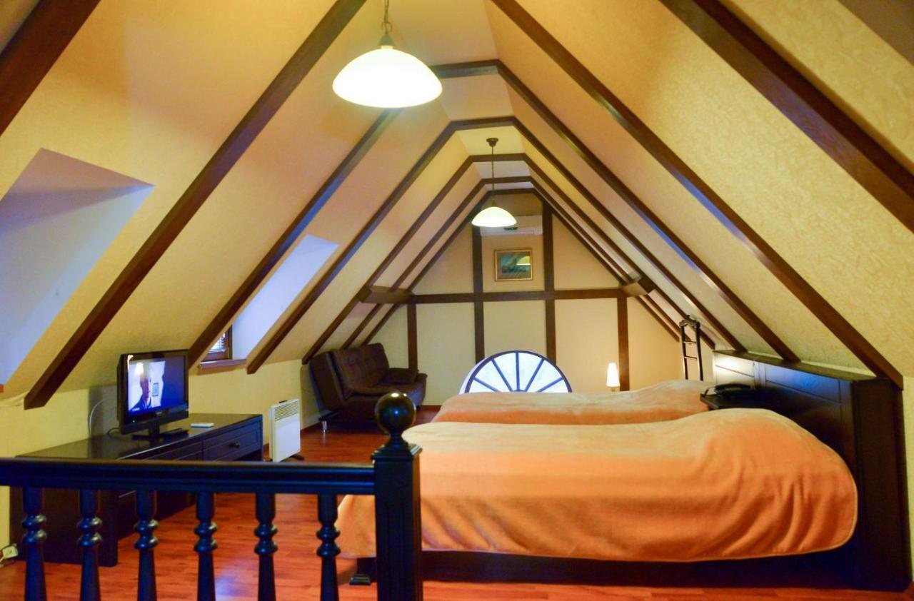 Hotel Old Town คูทายสิ ภายนอก รูปภาพ