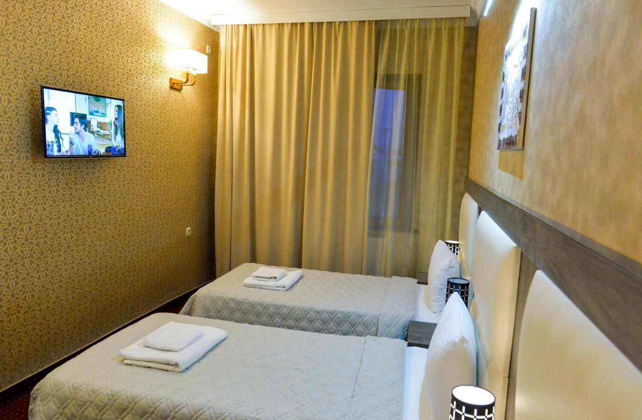 Hotel Old Town คูทายสิ ภายนอก รูปภาพ