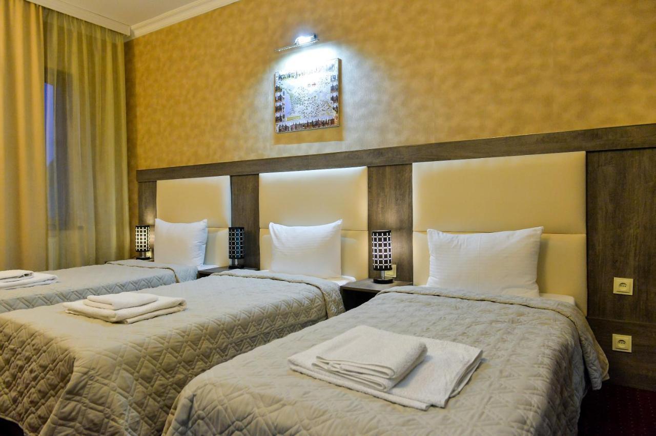 Hotel Old Town คูทายสิ ภายนอก รูปภาพ
